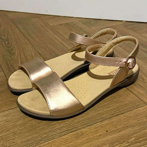 Hotter rose gold - hotter,